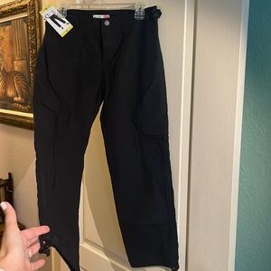 Black cargo capris